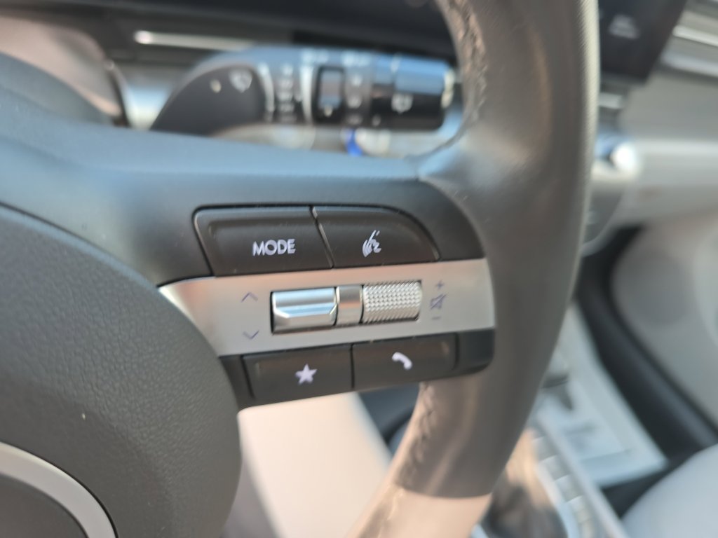 Used 2025 Hyundai Kona SEL FWD image 23