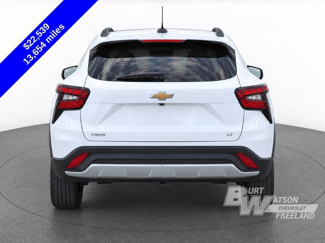 Used 2026 Chevrolet Trax LT FWD image 9