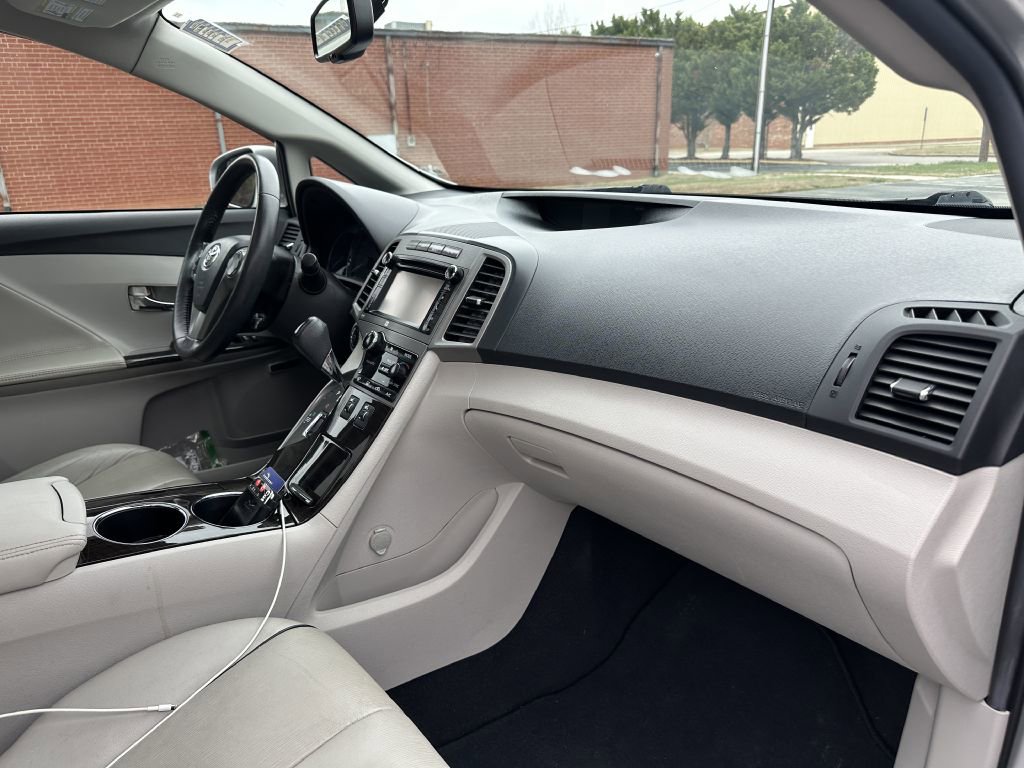 Used 2013 Toyota Venza XLE w/ XLE Premium Pkg image 24