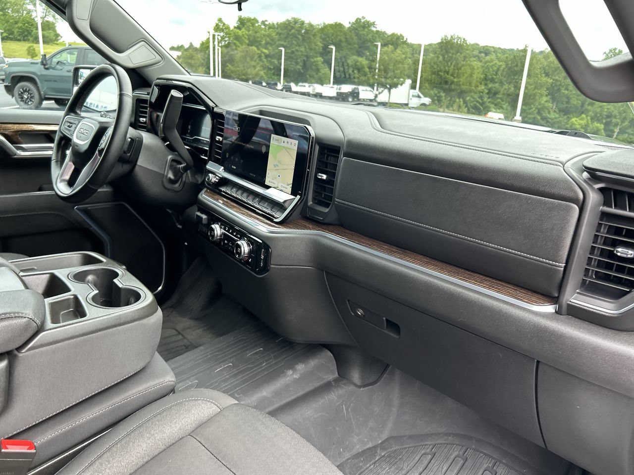 Used 2023 GMC Sierra 1500 SLE AWD/4WD image 17