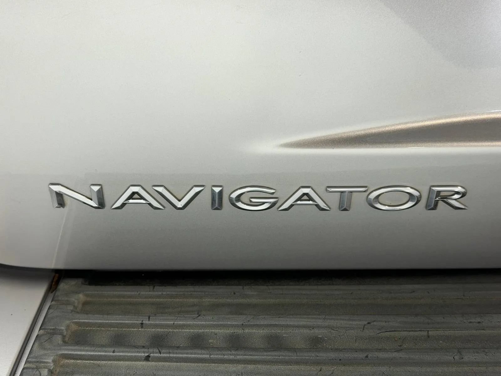 Used 2015 Lincoln Navigator 4WD image 9