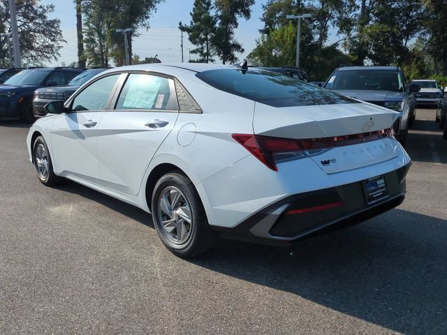 New 2026 Hyundai Elantra SE FWD image 6