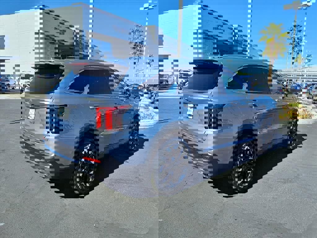 Used 2024 Kia Sorento SX image 11