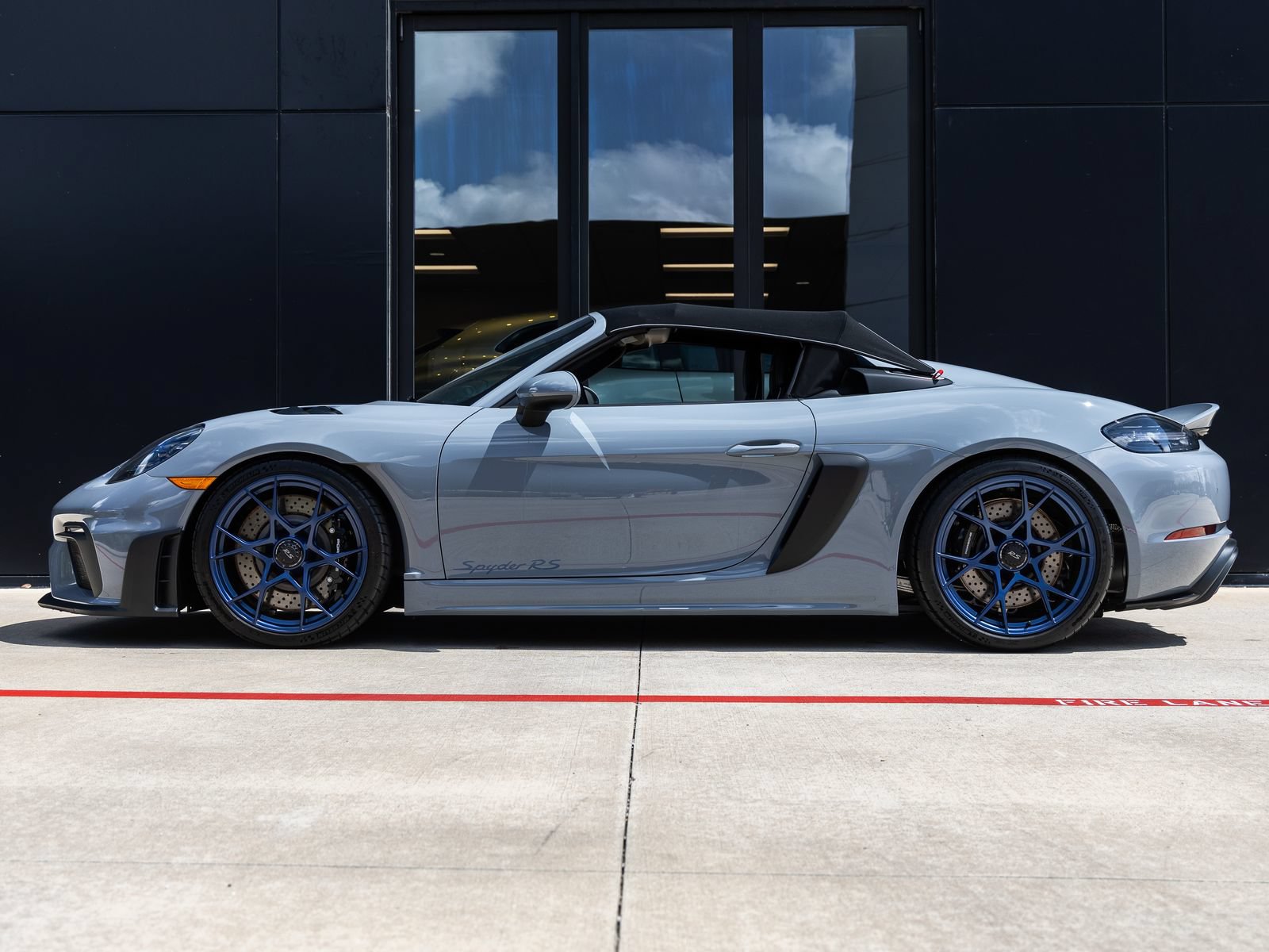 Certified 2025 Porsche 718 Boxster Spyder RS RWD image 2
