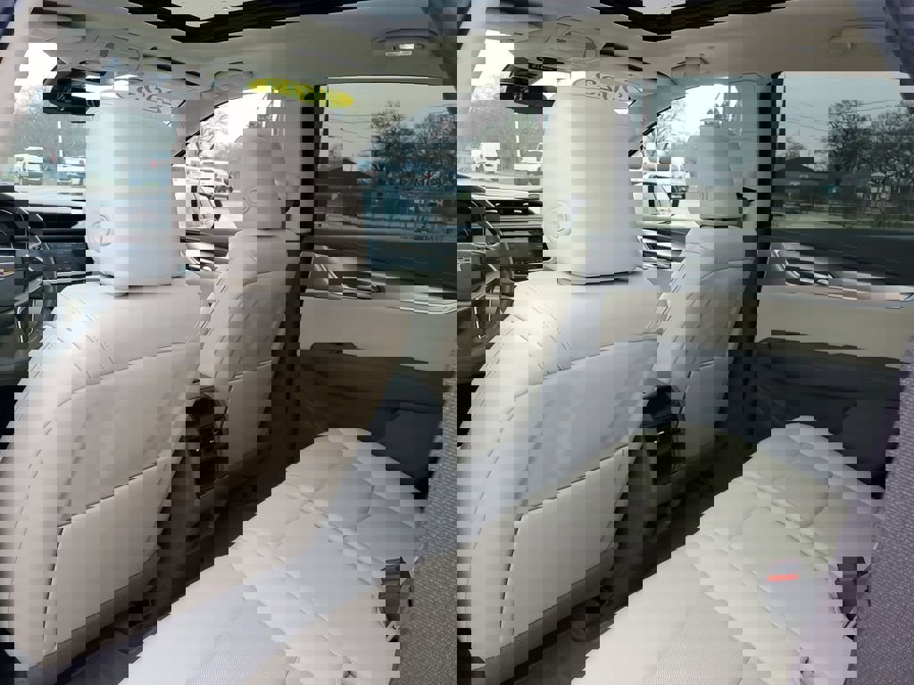 Certified 2023 Cadillac XT5 Premium Luxury AWD/4WD image 13