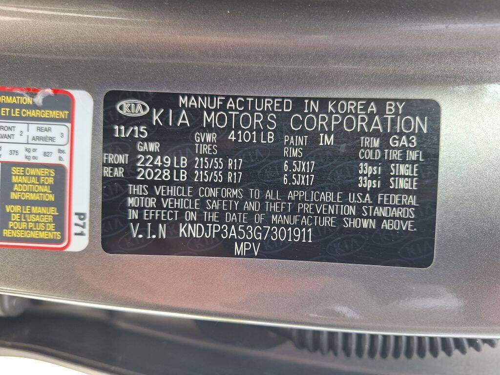 Used 2016 Kia Soul + FWD image 13