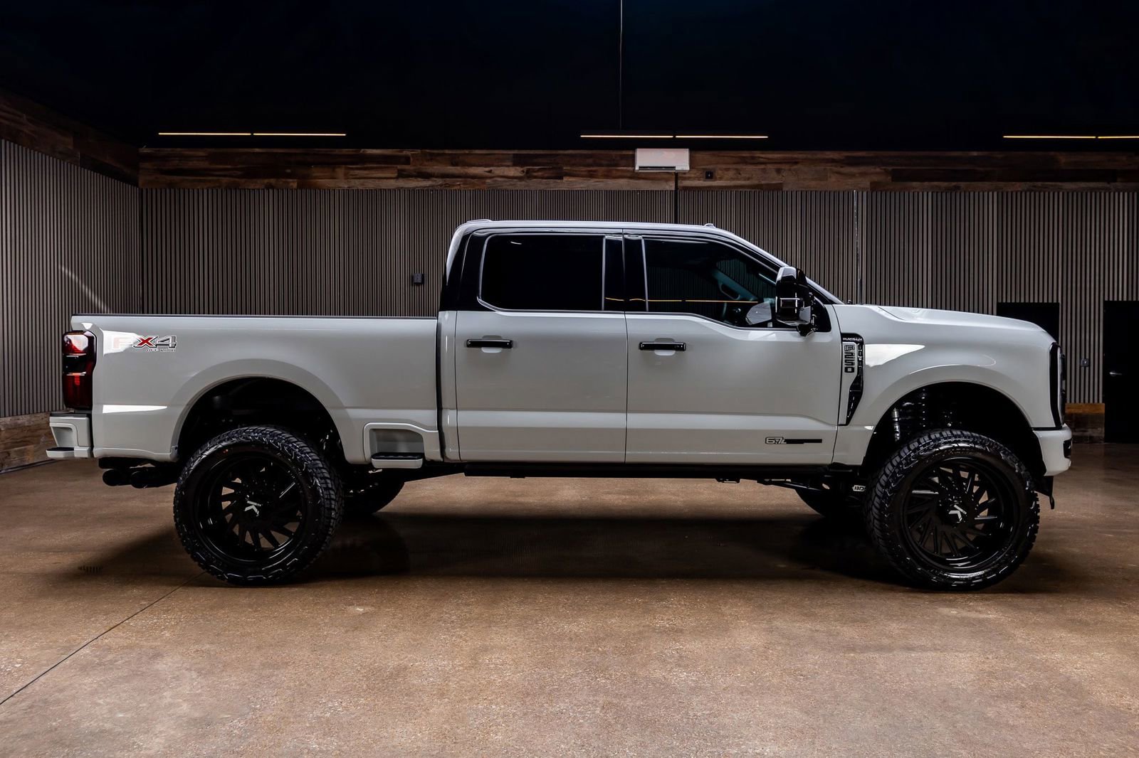 Used 2026 Ford F250 Platinum AWD/4WD image 11
