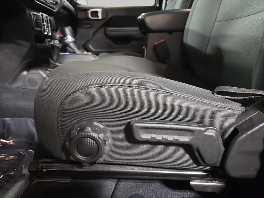 Used 2022 Jeep Wrangler Unlimited Sport AWD/4WD image 29