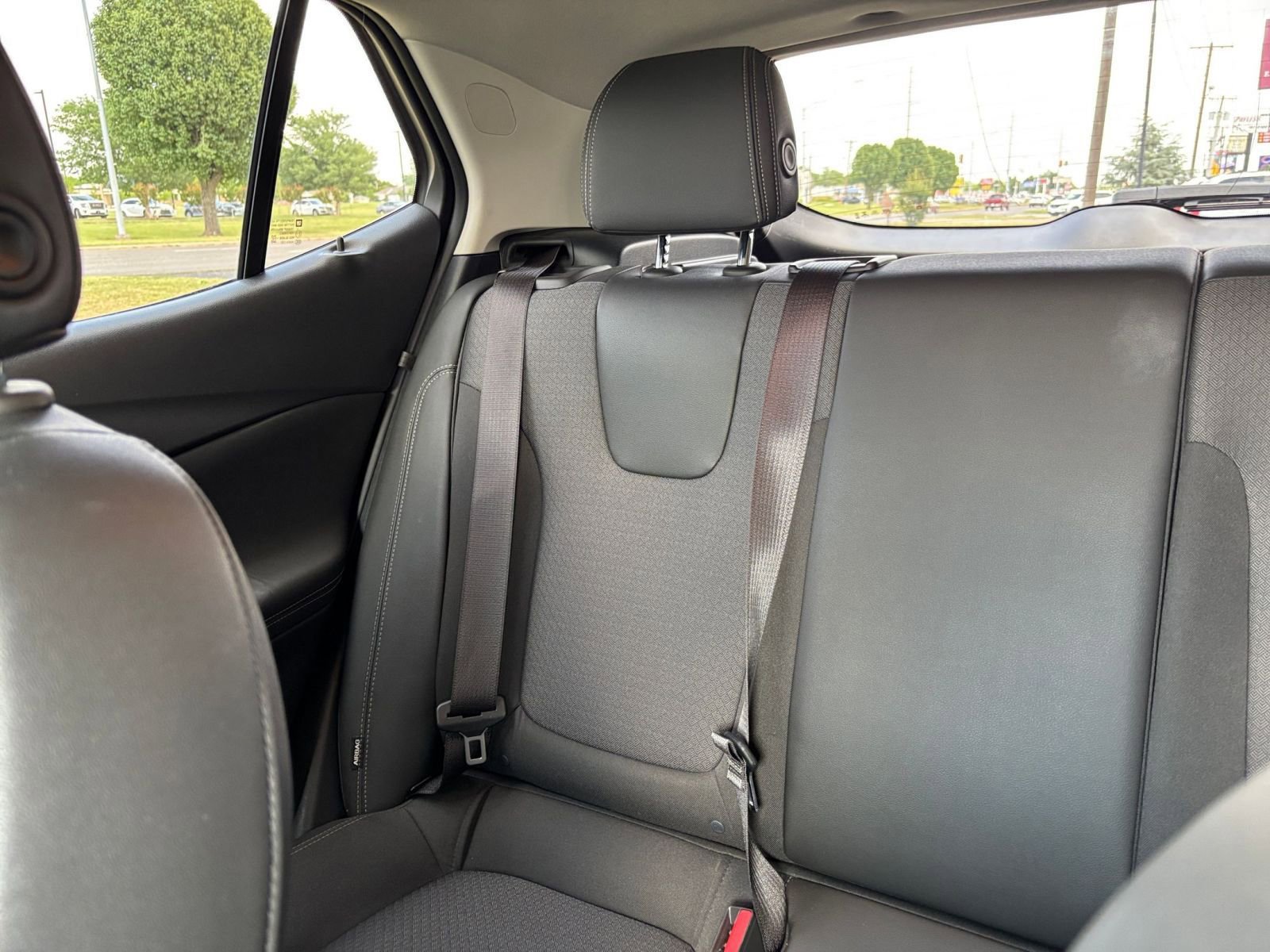 Used 2025 Buick Encore GX Preferred FWD image 38