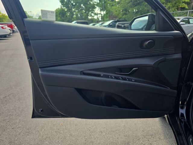 New 2025 Hyundai Elantra SEL image 13