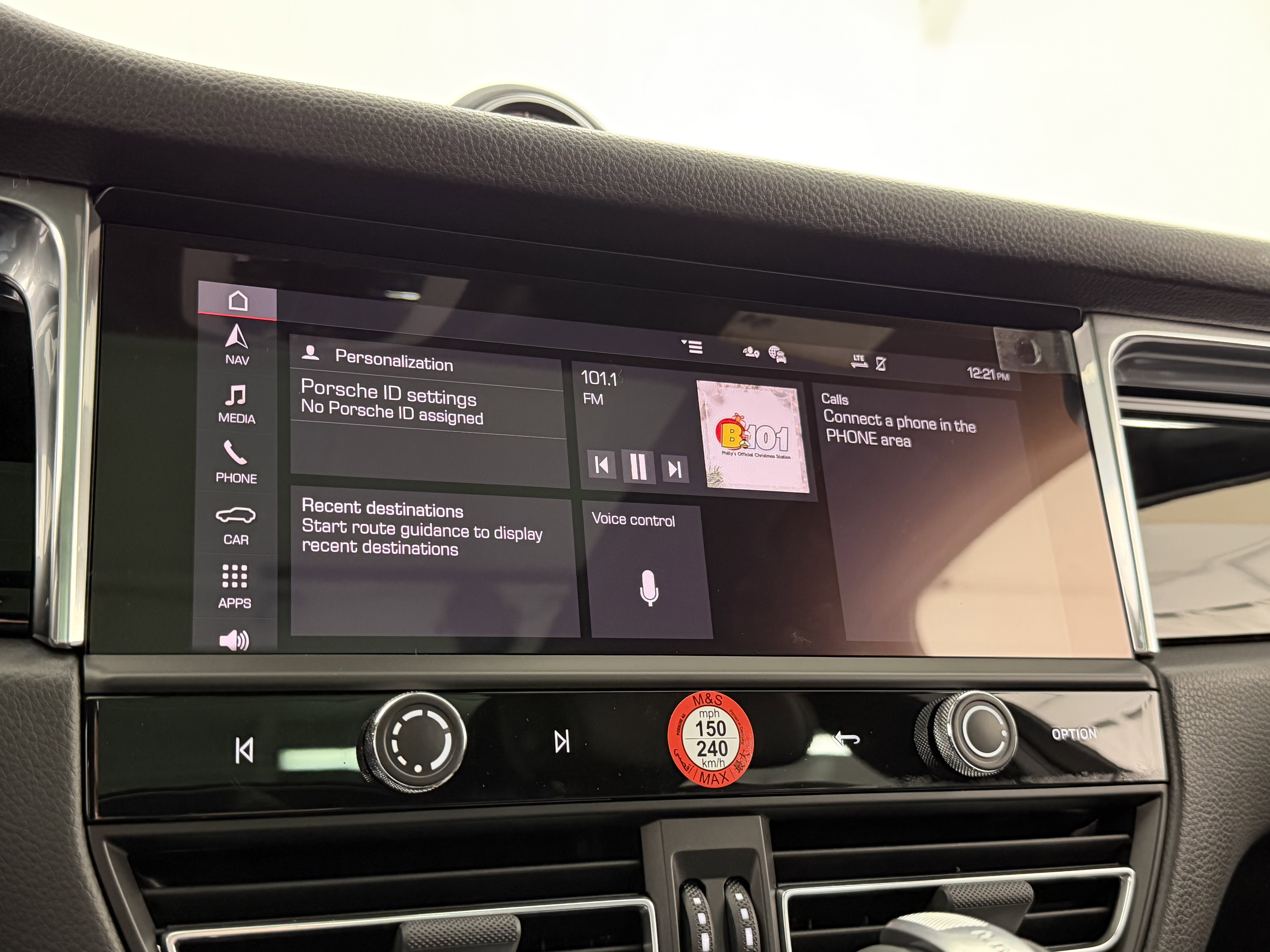 New 2026 Porsche Macan image 40