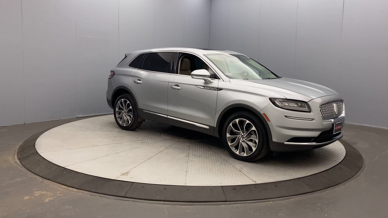 Used 2023 Lincoln Nautilus Reserve AWD/4WD image 7