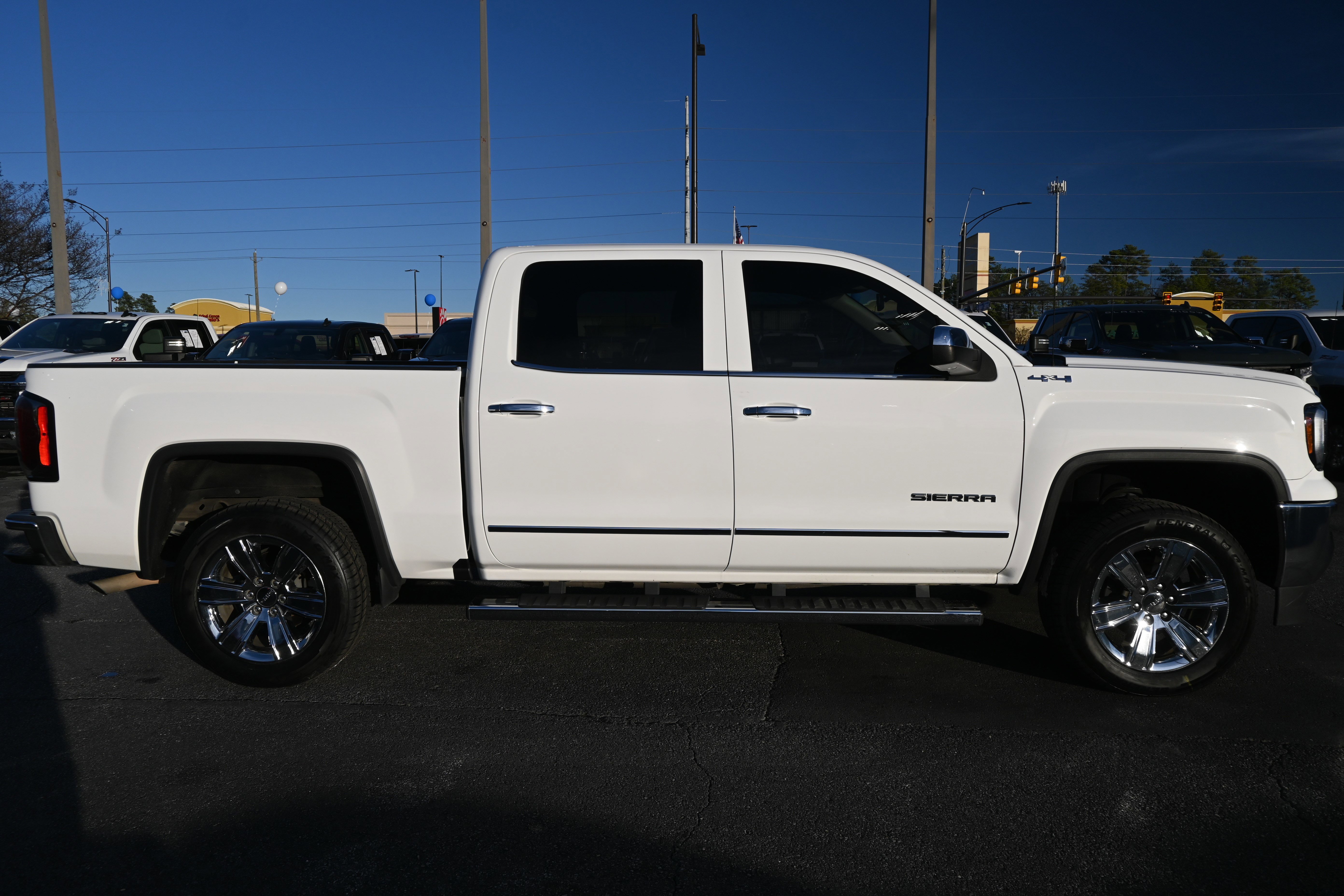 Used 2018 GMC Sierra 1500 SLT image 11