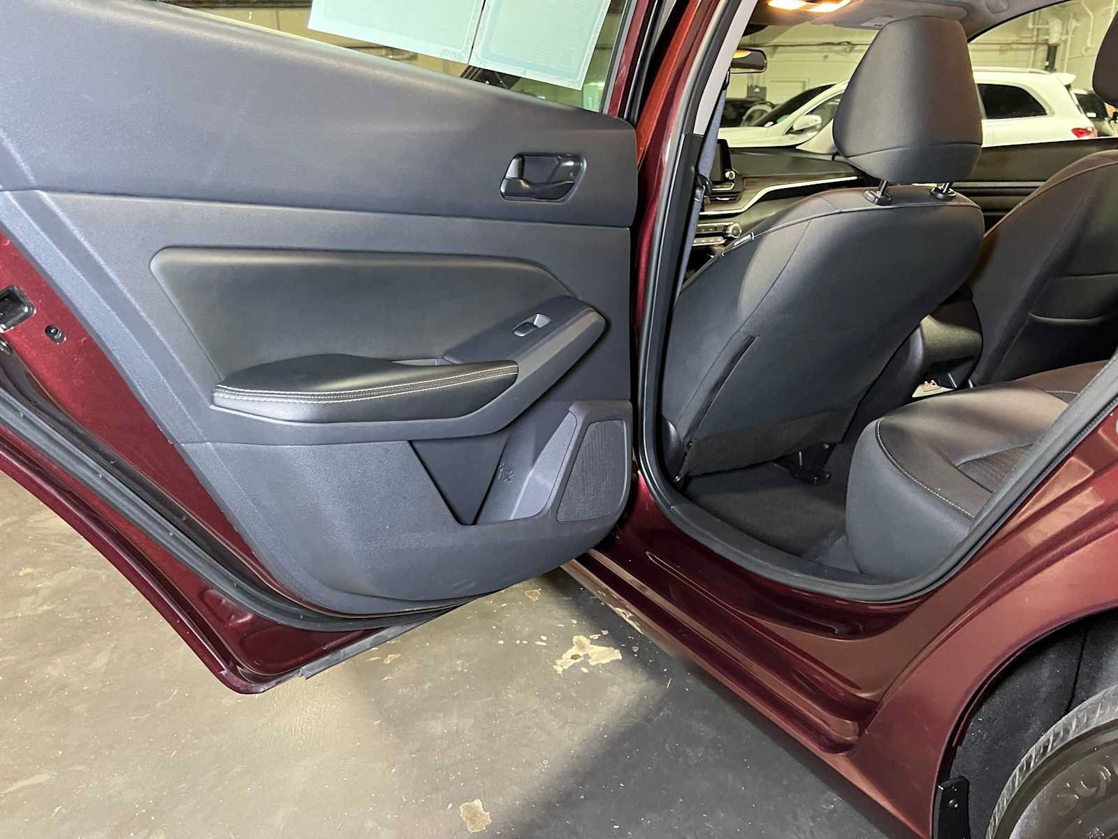 Used 2024 Nissan Altima 2.5 SV FWD image 17