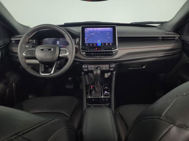 Used 2025 Jeep Compass Trailhawk w/ Trailhawk Elite Group image 24