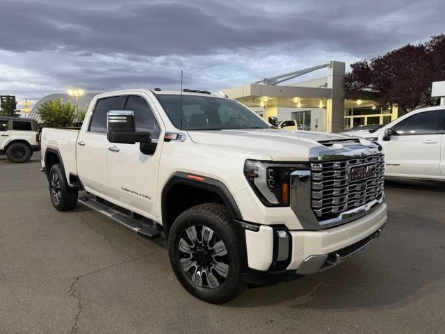 Used 2024 GMC Sierra 3500 Denali AWD/4WD image 4