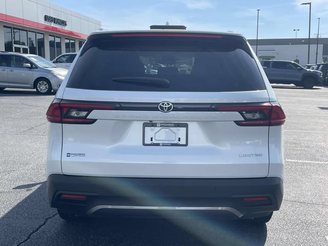 Used 2025 Toyota Grand Highlander FWD image 8