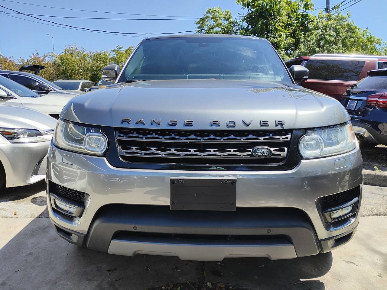 Used 2015 Land Rover Range Rover Sport SE image 18