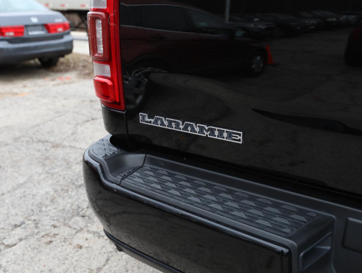Used 2022 RAM 3500 Laramie AWD/4WD image 12