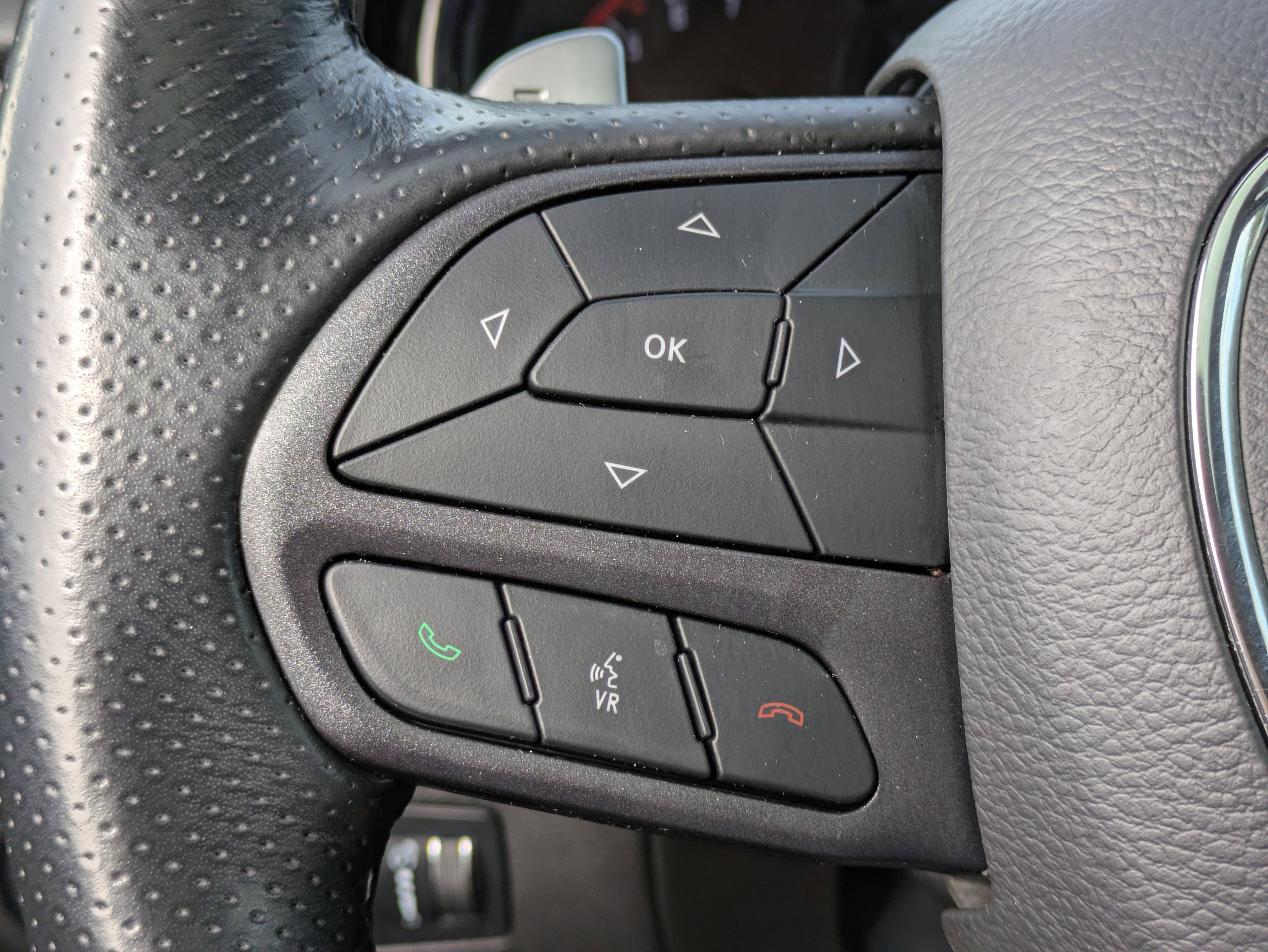 Used 2023 Dodge Durango GT image 25