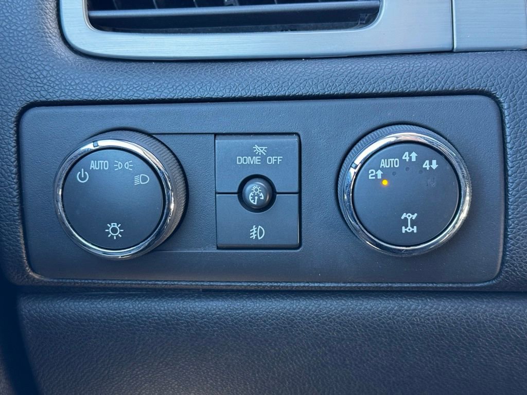 Used 2012 Chevrolet Avalanche LT image 26