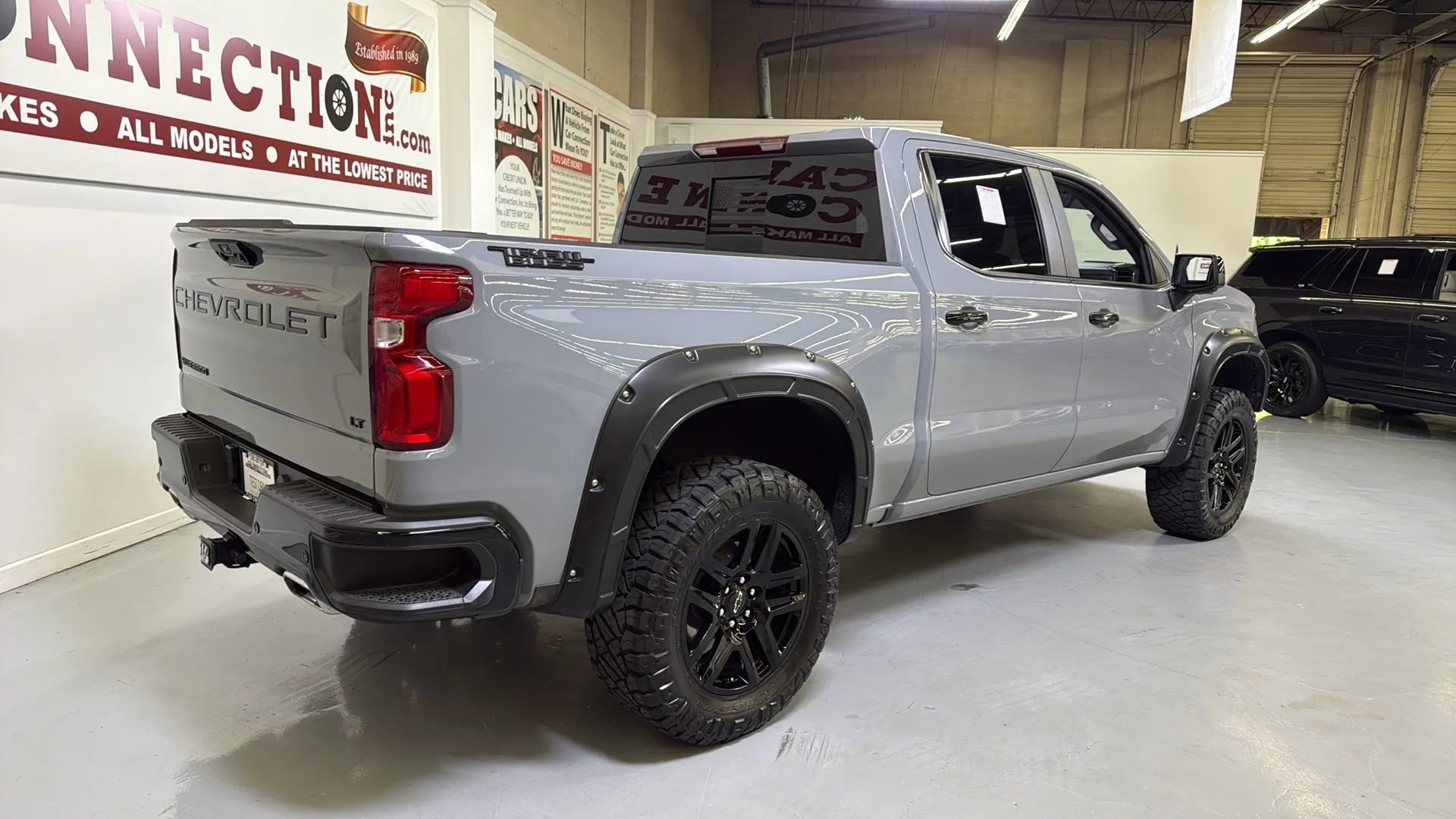 Used 2024 Chevrolet Silverado 1500 LT Trail Boss w/ LT Trail Boss Premium Package image 12