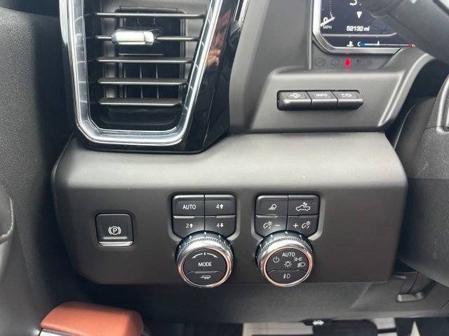 Certified 2025 GMC Sierra 2500 Denali Ultimate AWD/4WD image 16