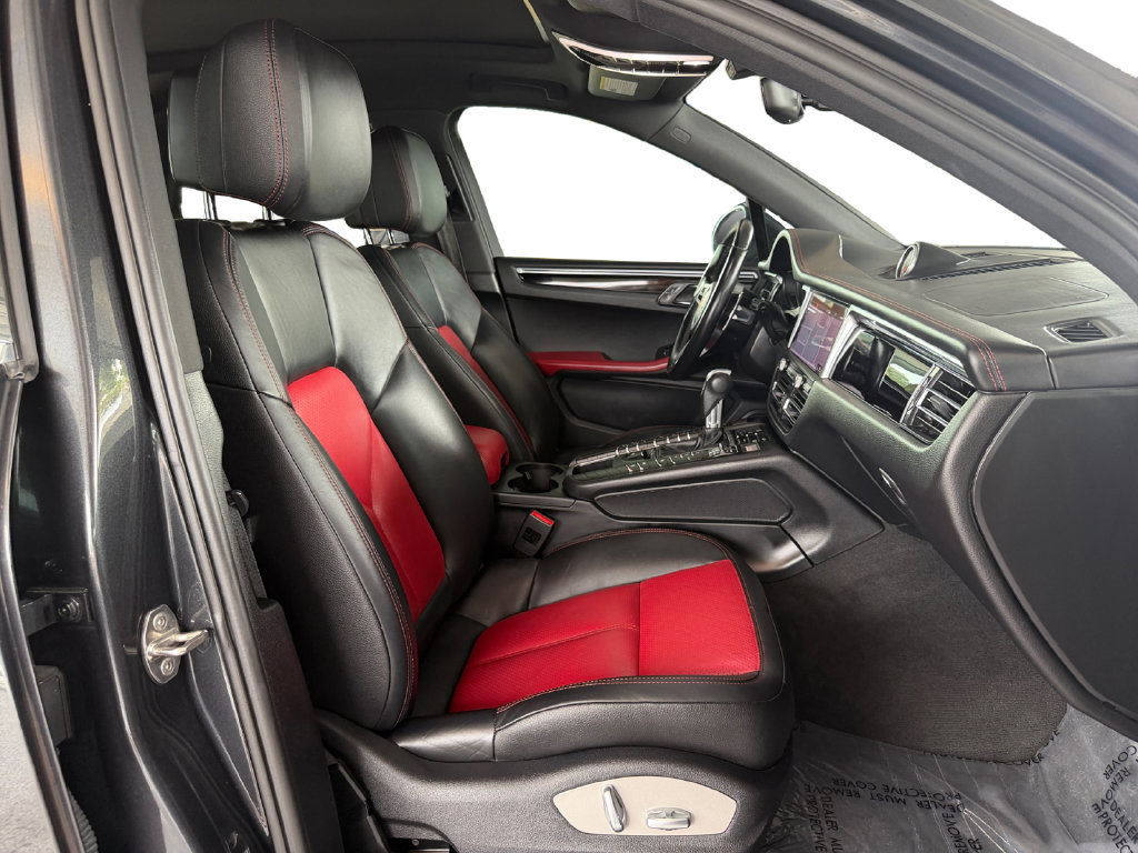 Used 2021 Porsche Macan S AWD/4WD image 17