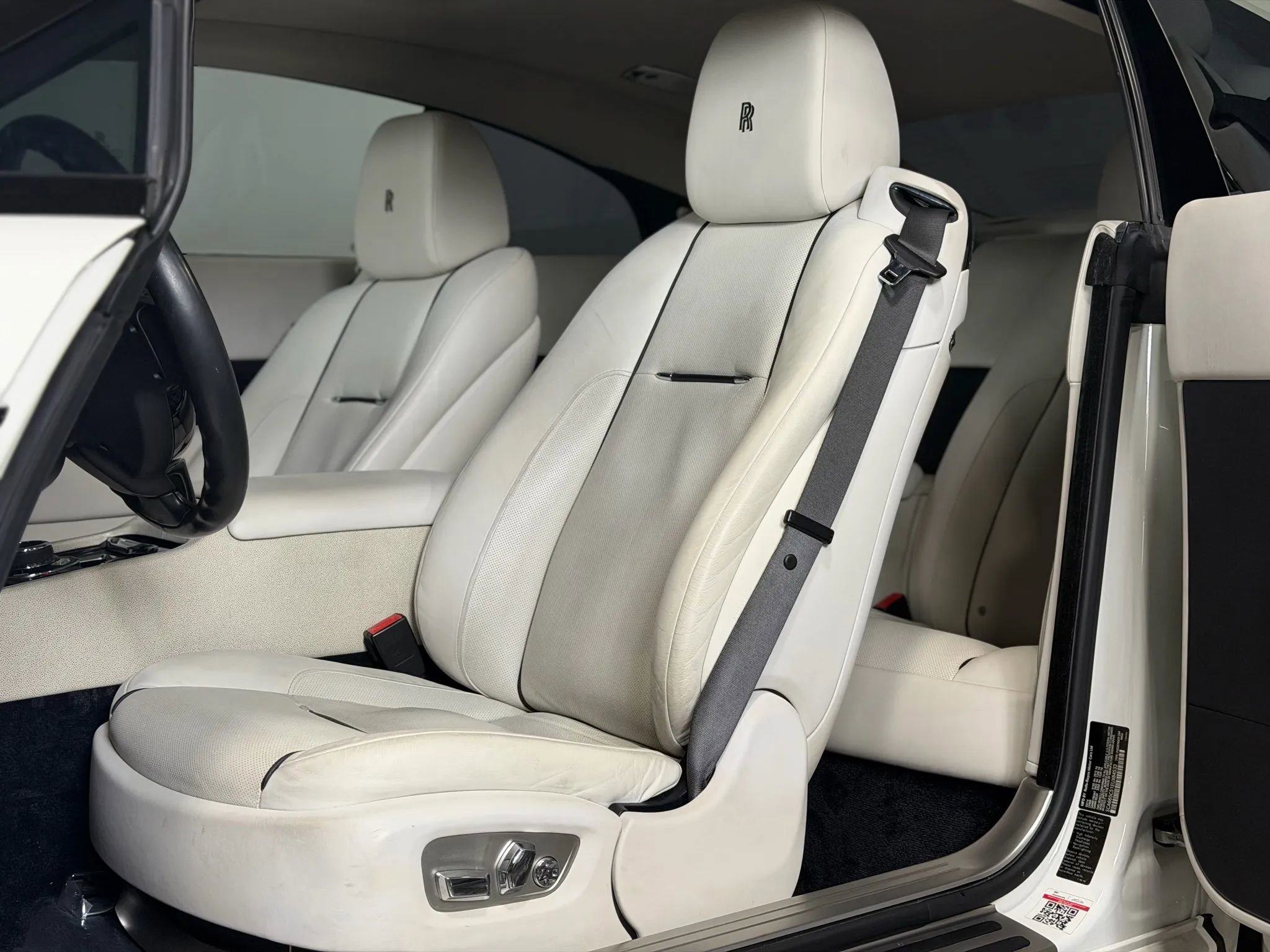 Used 2014 Rolls-Royce Wraith image 16