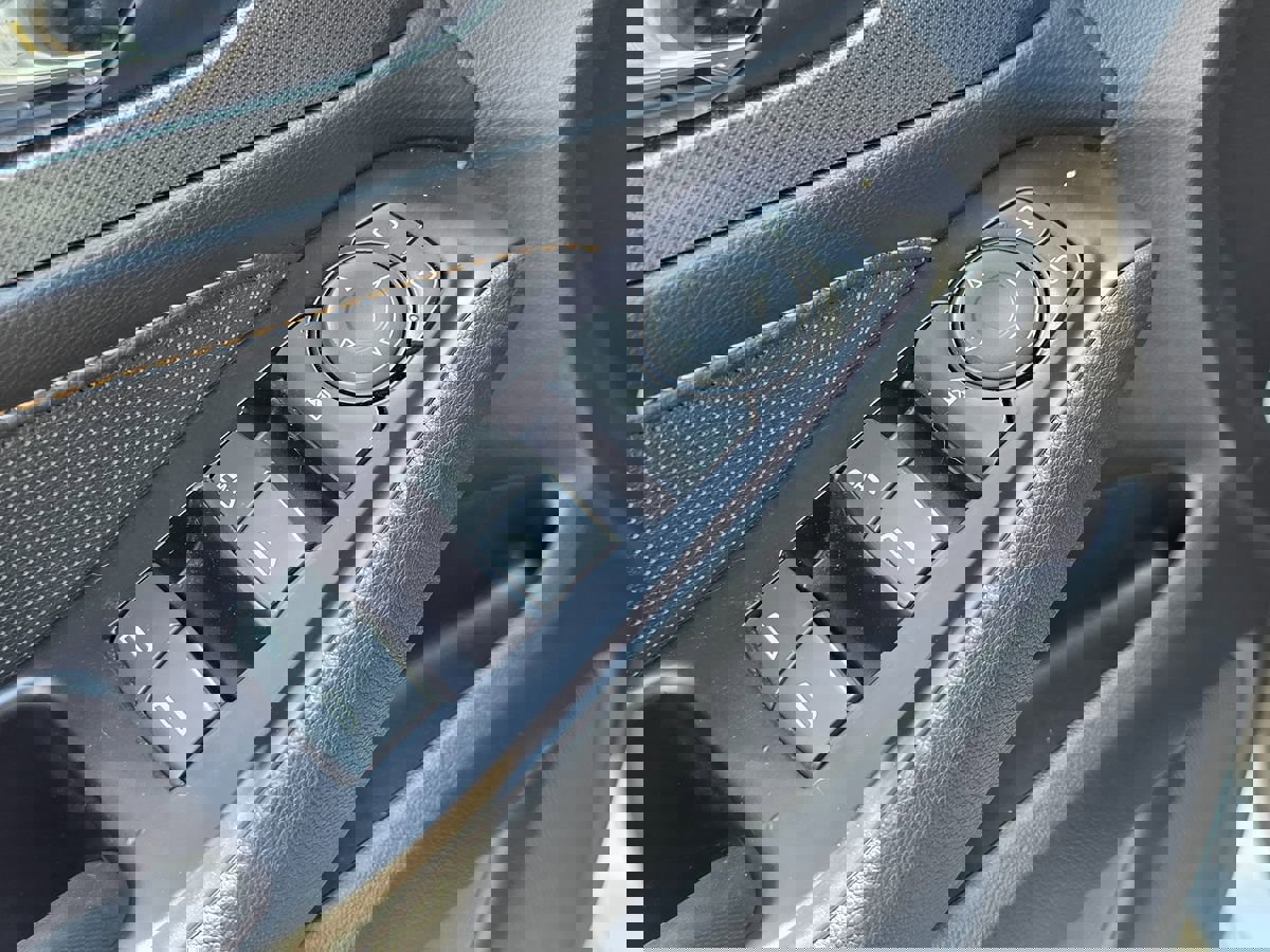 Used 2018 Chevrolet Traverse Premier image 24