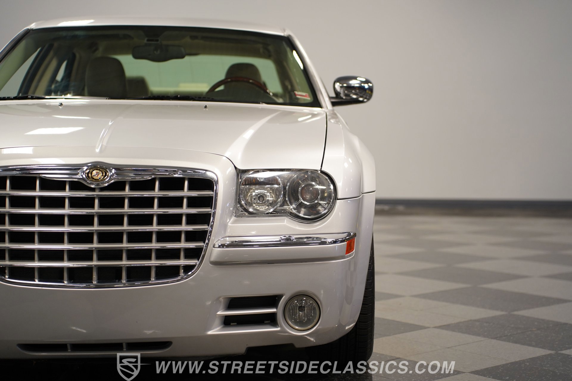 Used 2005 Chrysler 300 C w/ Navigation & Sound Group II image 20