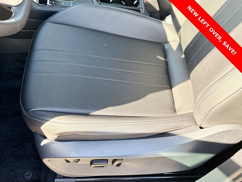 Used 2024 Volkswagen Tiguan SE image 18