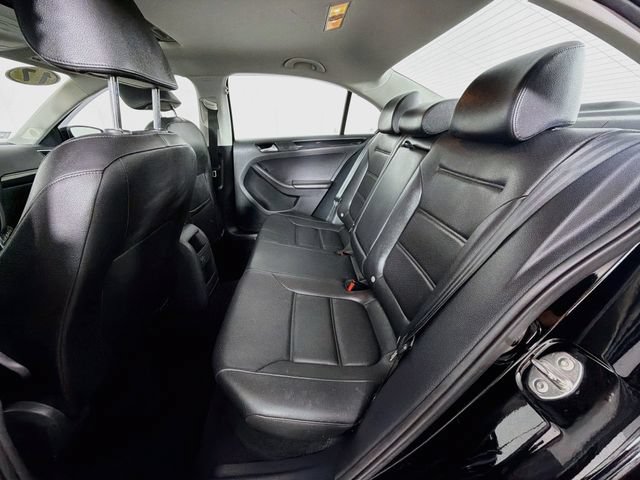 Used 2017 Volkswagen Jetta SEL FWD image 23