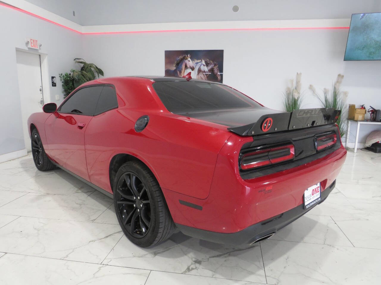 Used 2016 Dodge Challenger SXT Plus RWD image 5