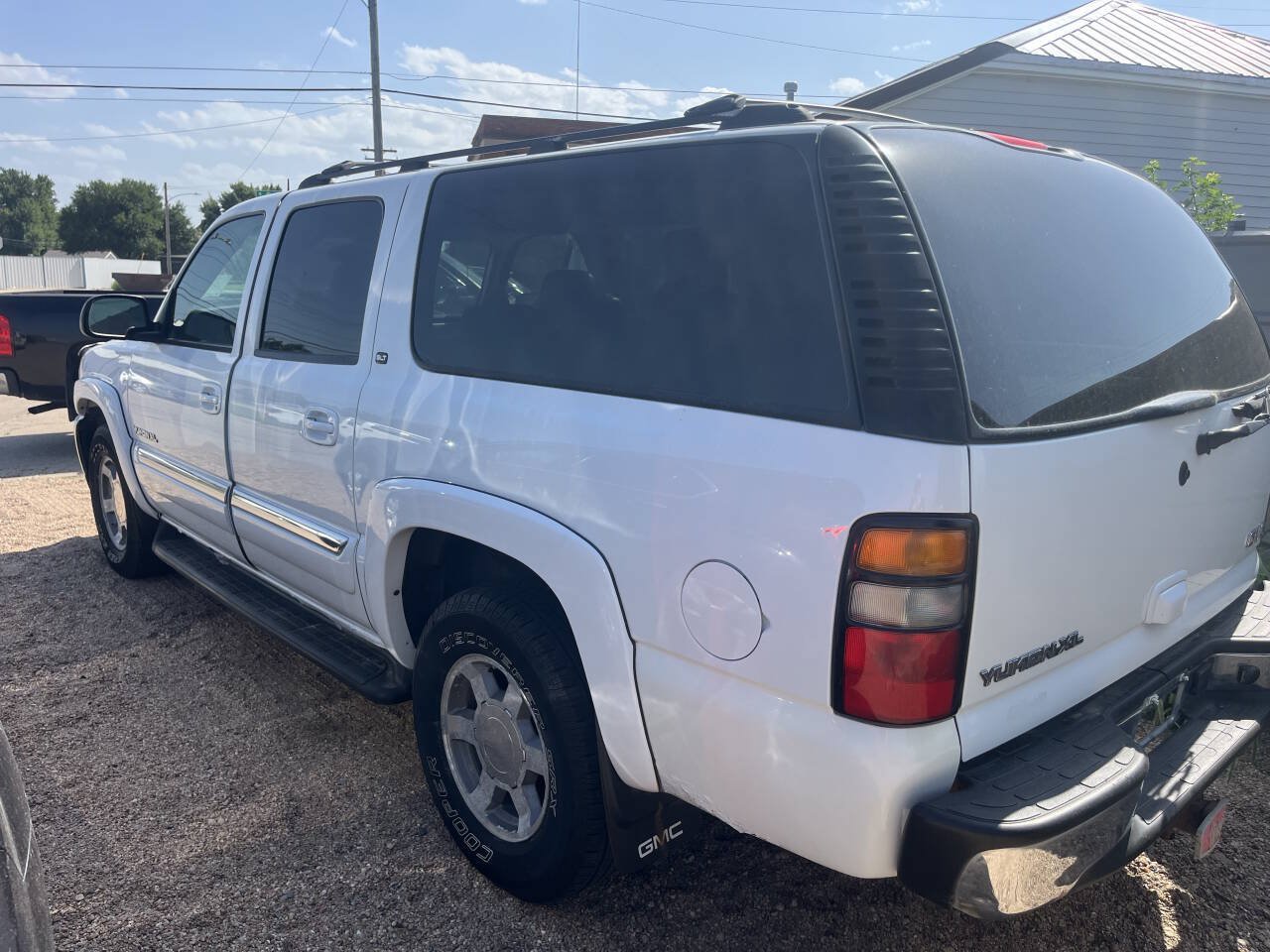 Used 2005 GMC Yukon XL SLT w/ SLT Preferred Equipment Group AWD/4WD image 5