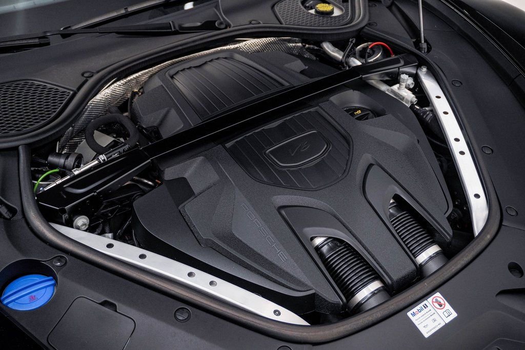 Used 2025 Porsche Panamera 4 image 28
