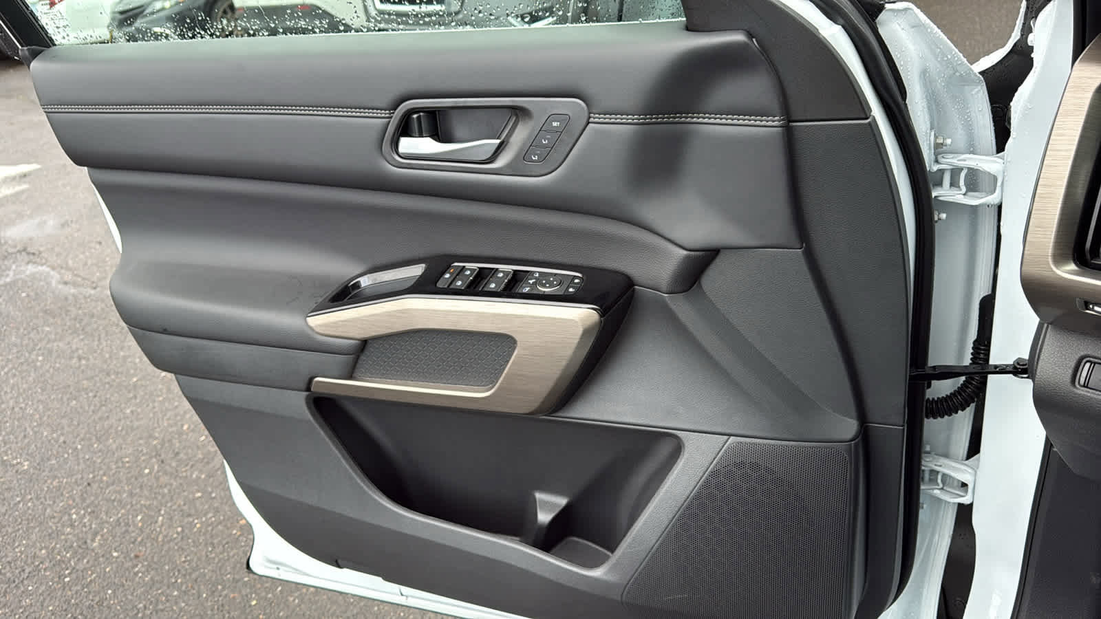 New 2025 Nissan Pathfinder Platinum w/ Cargo Package image 23