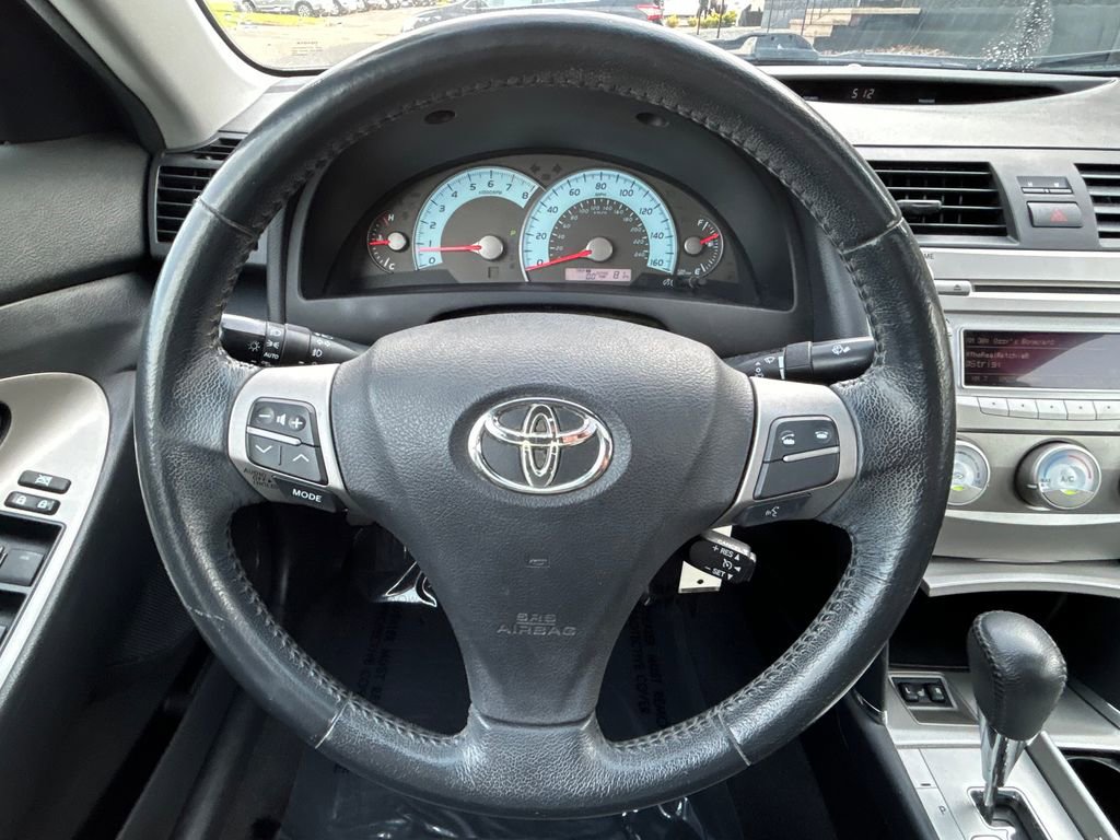 Used 2011 Toyota Camry SE w/ Sport Leather Pkg FWD image 21