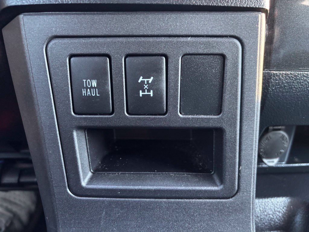 Used 2018 Toyota Sequoia TRD Sport AWD/4WD image 39