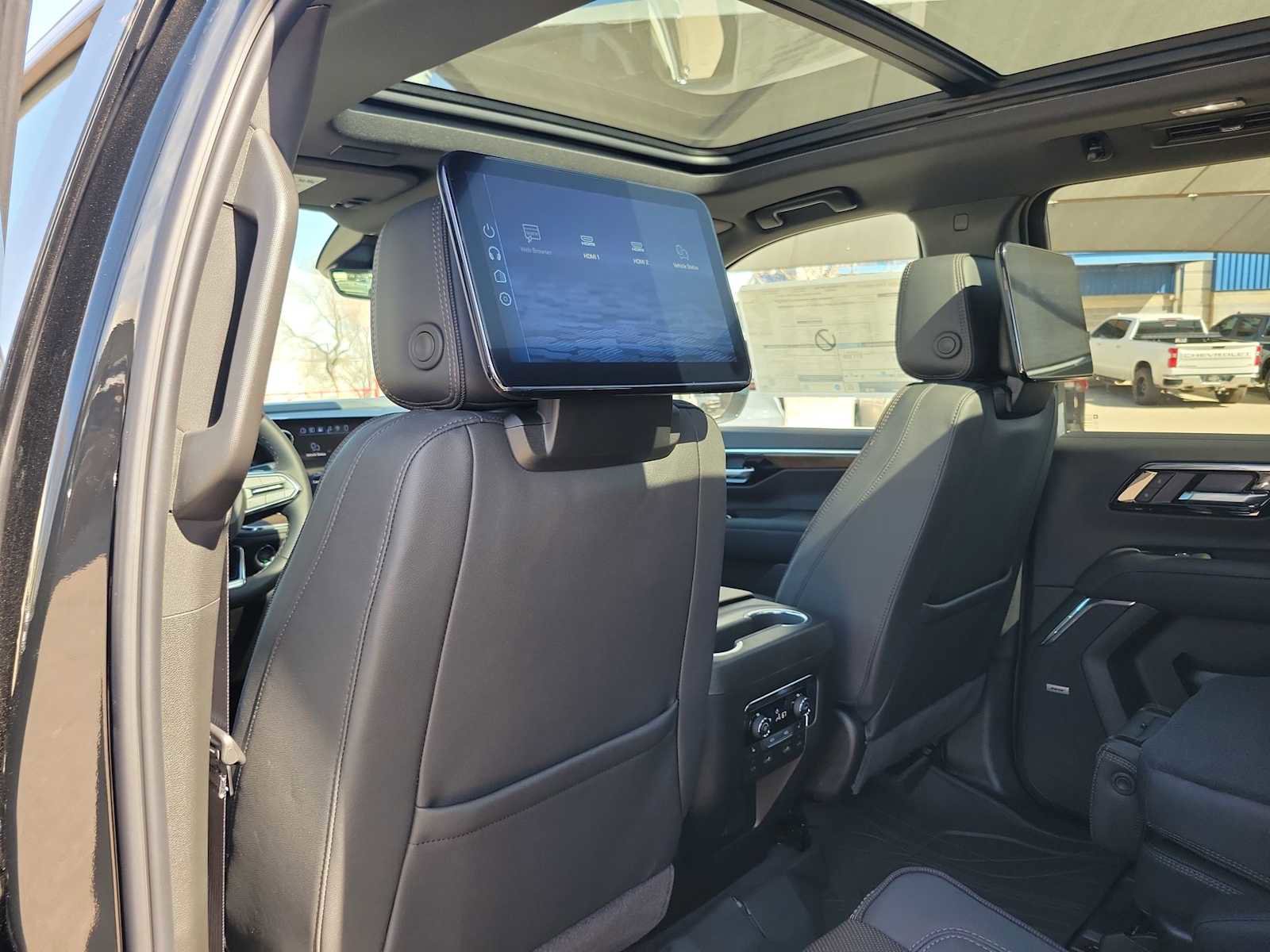 New 2026 Chevrolet Suburban High Country AWD/4WD image 16