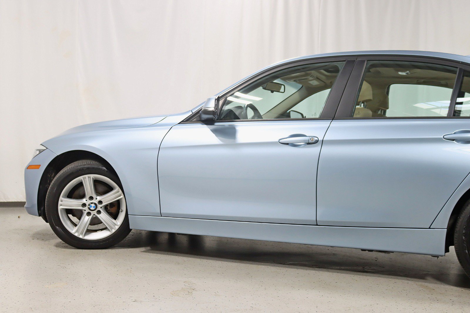 Used 2013 BMW 320i xDrive Sedan AWD/4WD image 11