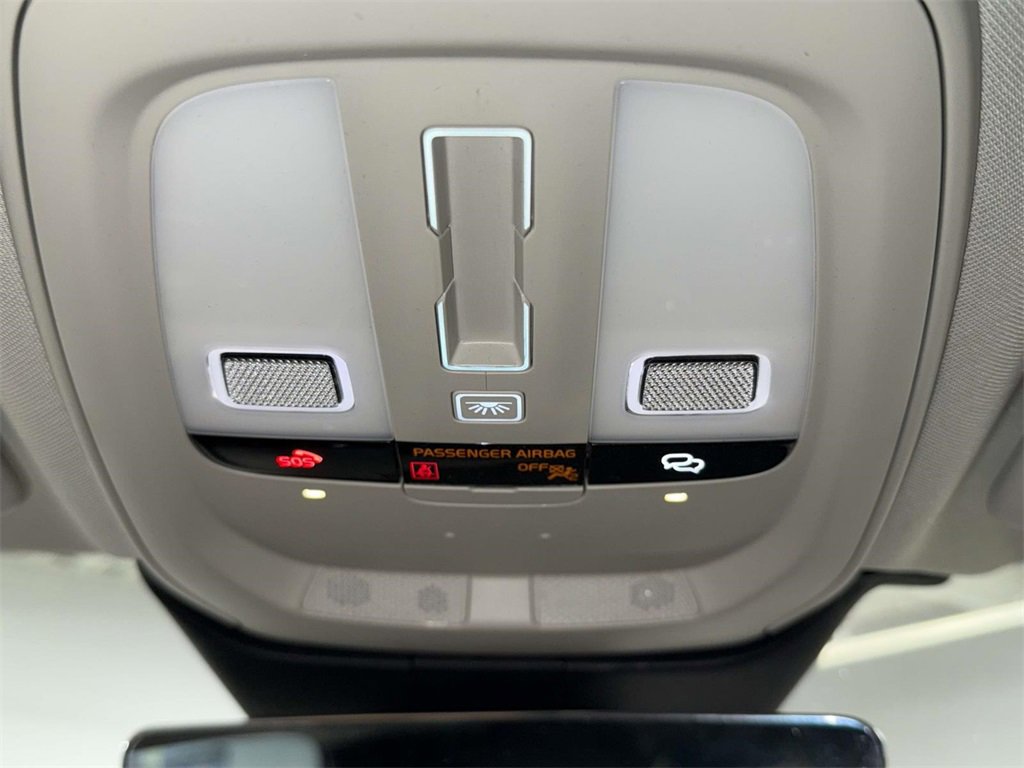 Used 2023 Volvo V60 B5 Cross Country Plus w/ Climate Package image 26