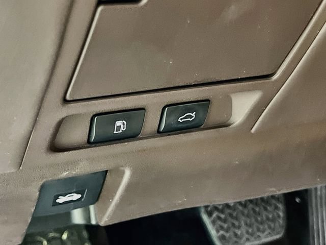 Used 2018 Lexus LS 500 w/ Accessory Package (Z2) RWD image 10