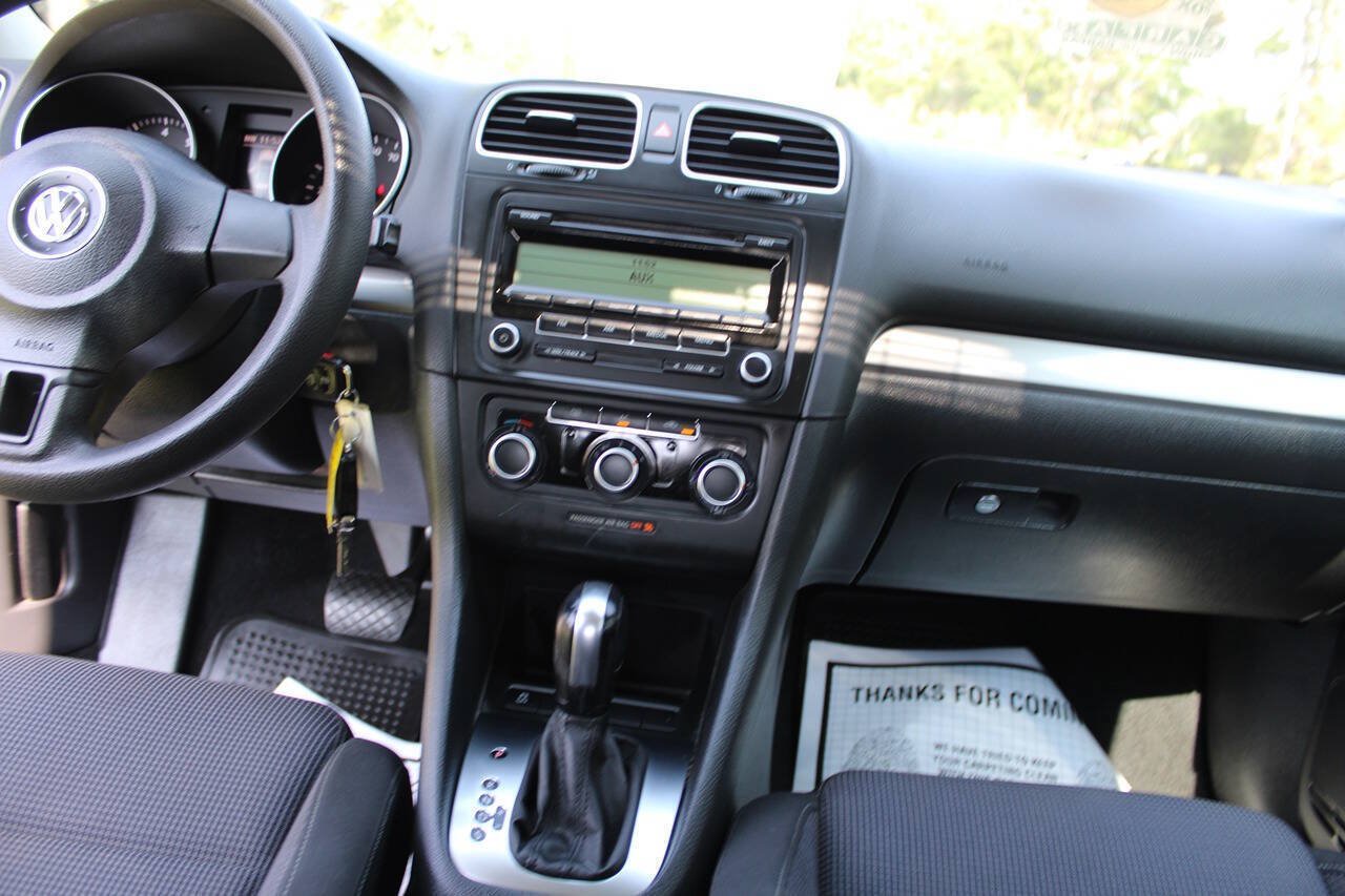 Used 2011 Volkswagen Golf 4-Door FWD image 38