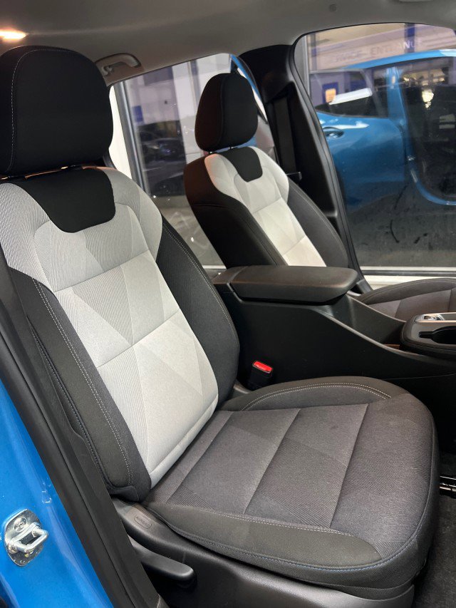 Used 2025 Chevrolet Trax LS w/ LS Convenience Package image 13