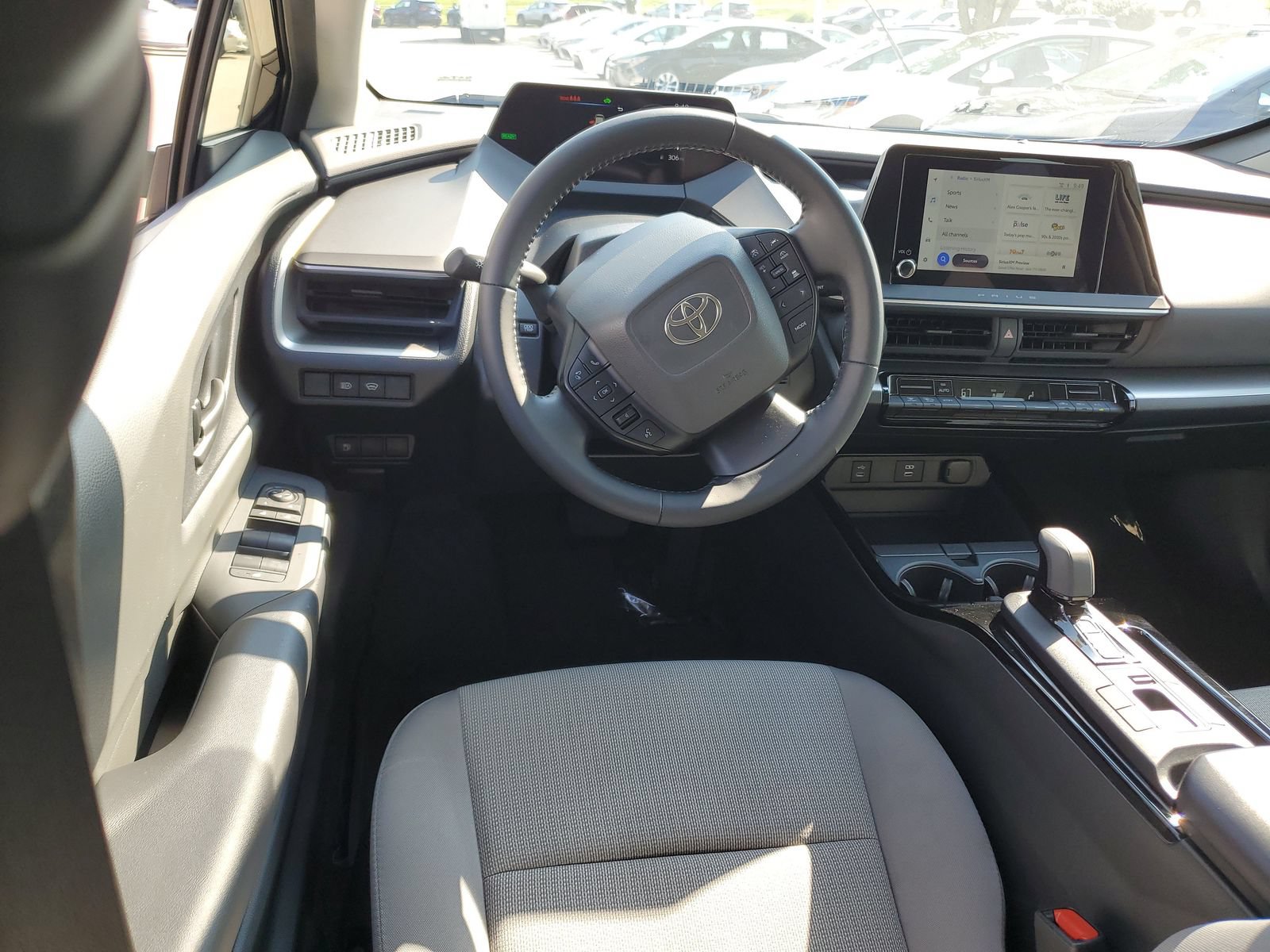 Certified 2025 Toyota Prius LE FWD image 10