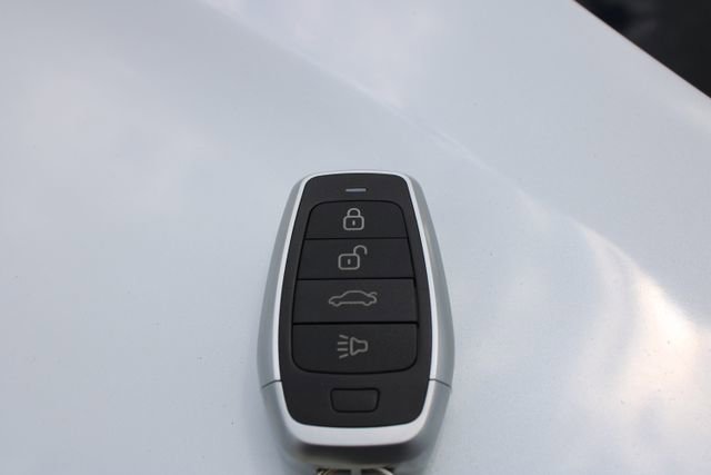 Used 2019 Hyundai Santa Fe SEL FWD image 48
