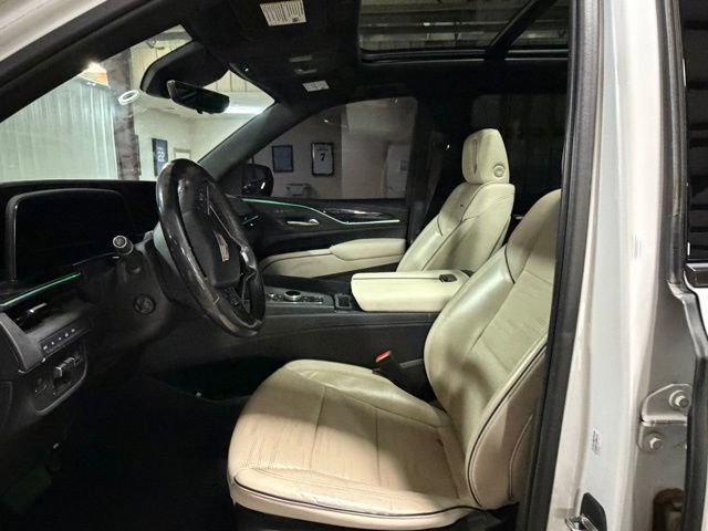 Used 2022 Cadillac Escalade ESV Sport w/ LPO, ONYX Package image 9