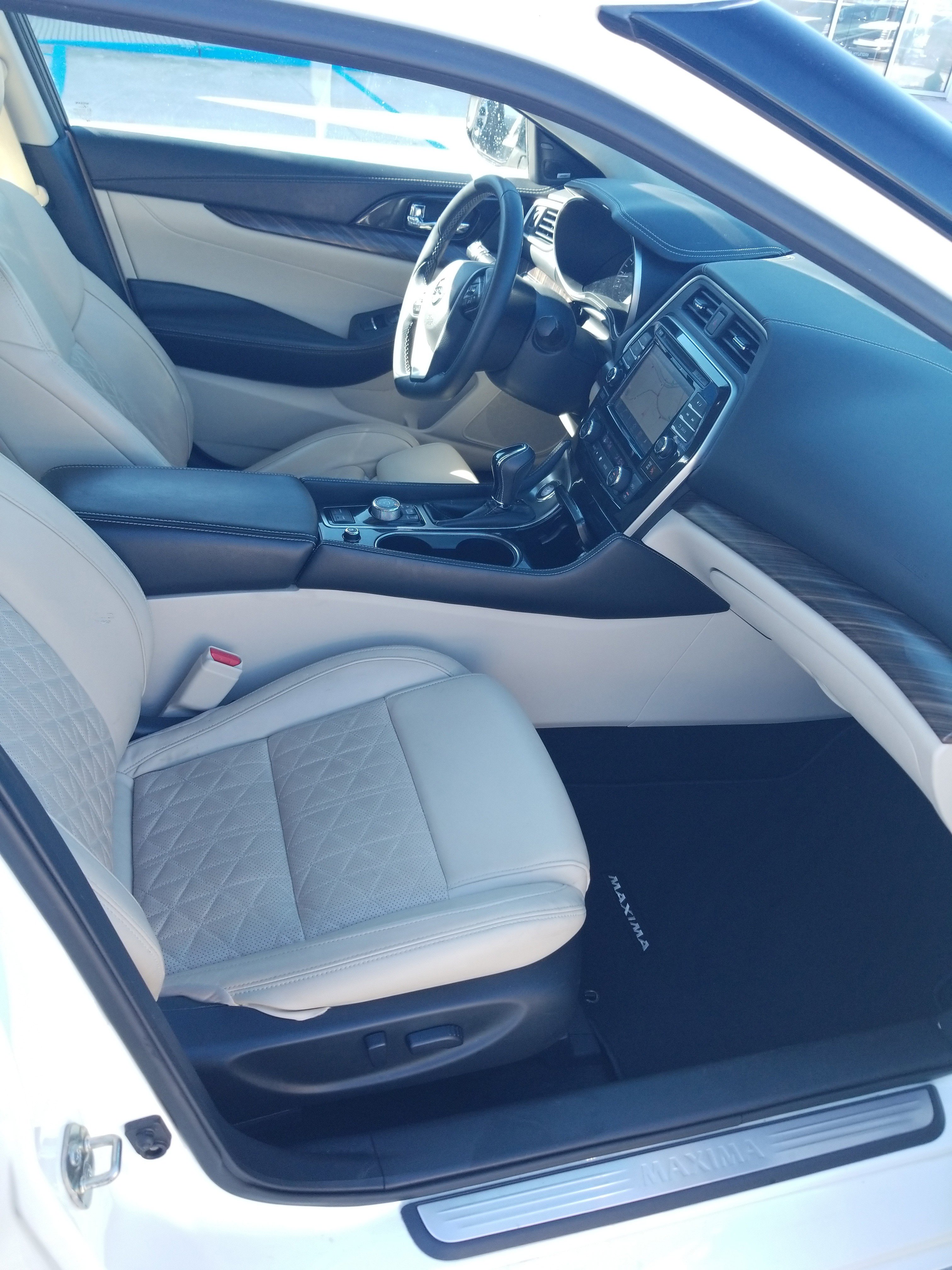 Used 2018 Nissan Maxima Platinum FWD image 17