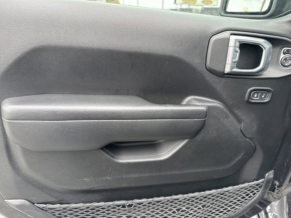 Used 2022 Jeep Wrangler Unlimited Rubicon image 10